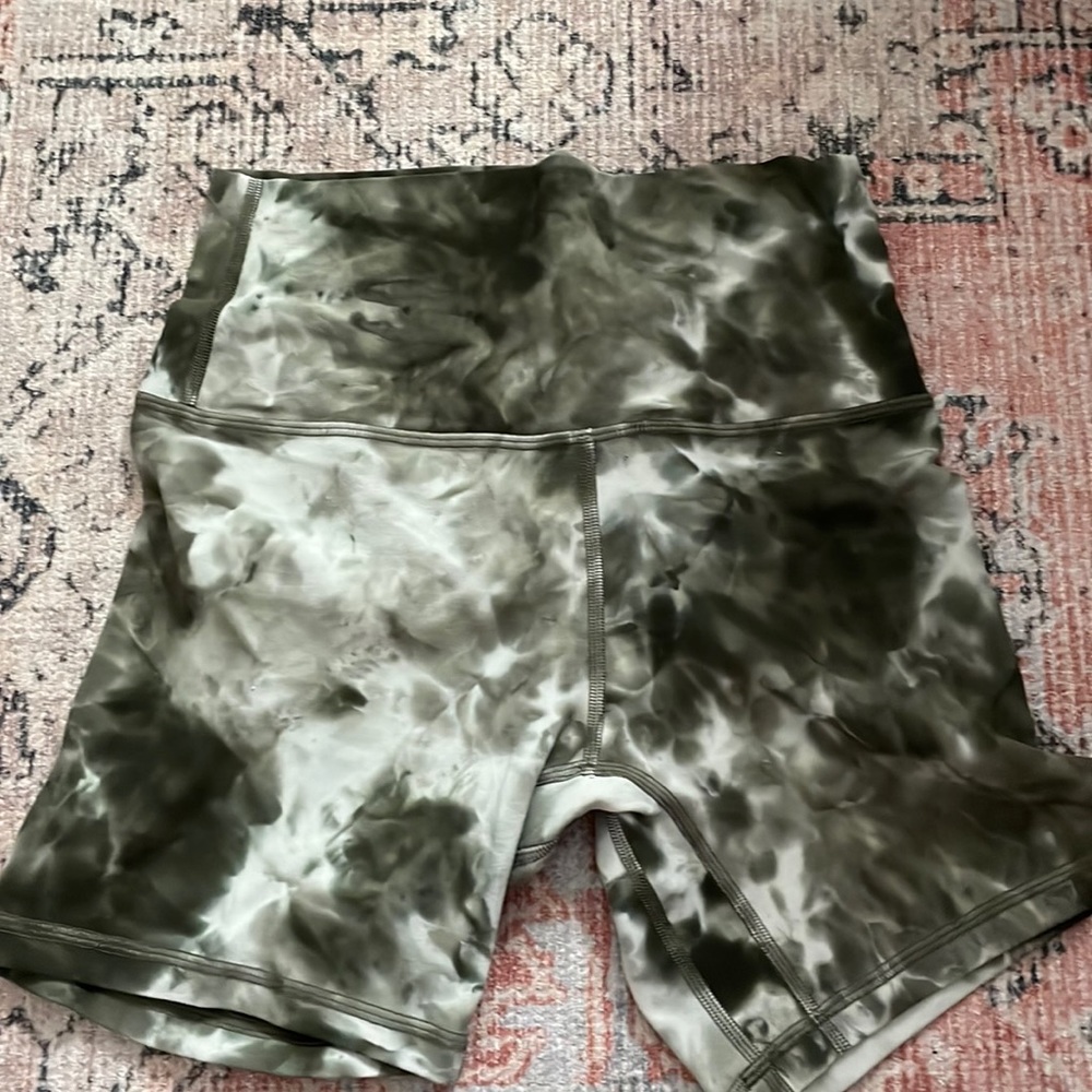 Lululemon biker shorts